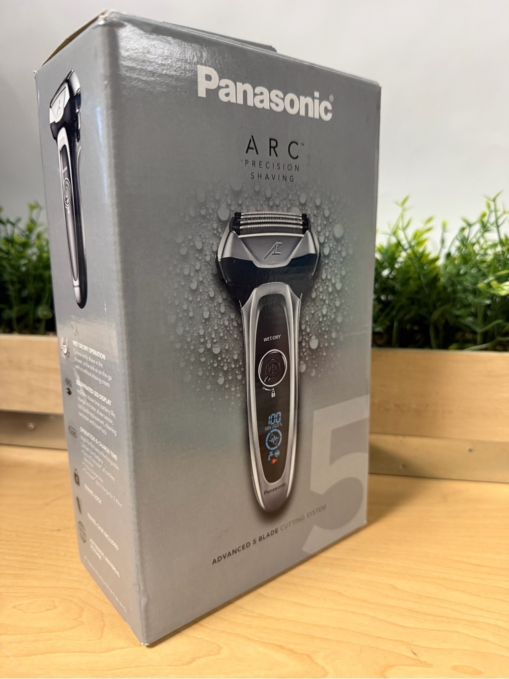 Panasonic ARC5 Electric Razor - Picture 4 of 13
